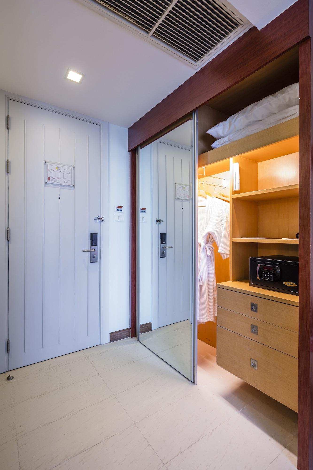 Hotel Solo, Sukhumvit 2, Bangkok - Sha Extra Plus Exteriér fotografie
