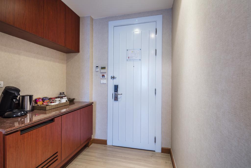 Hotel Solo, Sukhumvit 2, Bangkok - Sha Extra Plus Exteriér fotografie