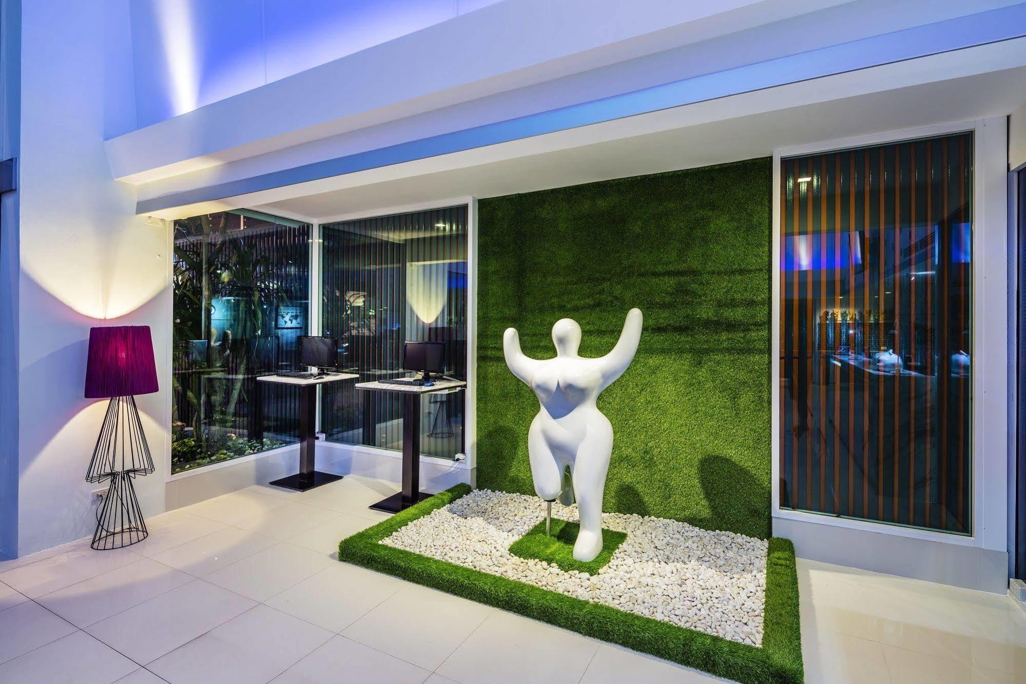 Hotel Solo, Sukhumvit 2, Bangkok - Sha Extra Plus Exteriér fotografie